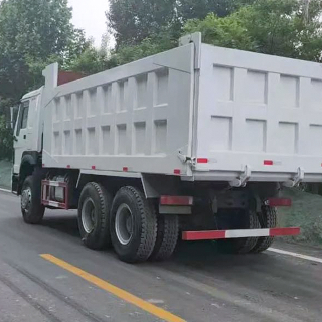 Caminhão basculante Sinotruk HOWO mais vendido 8 por 4 caminhão reformado
